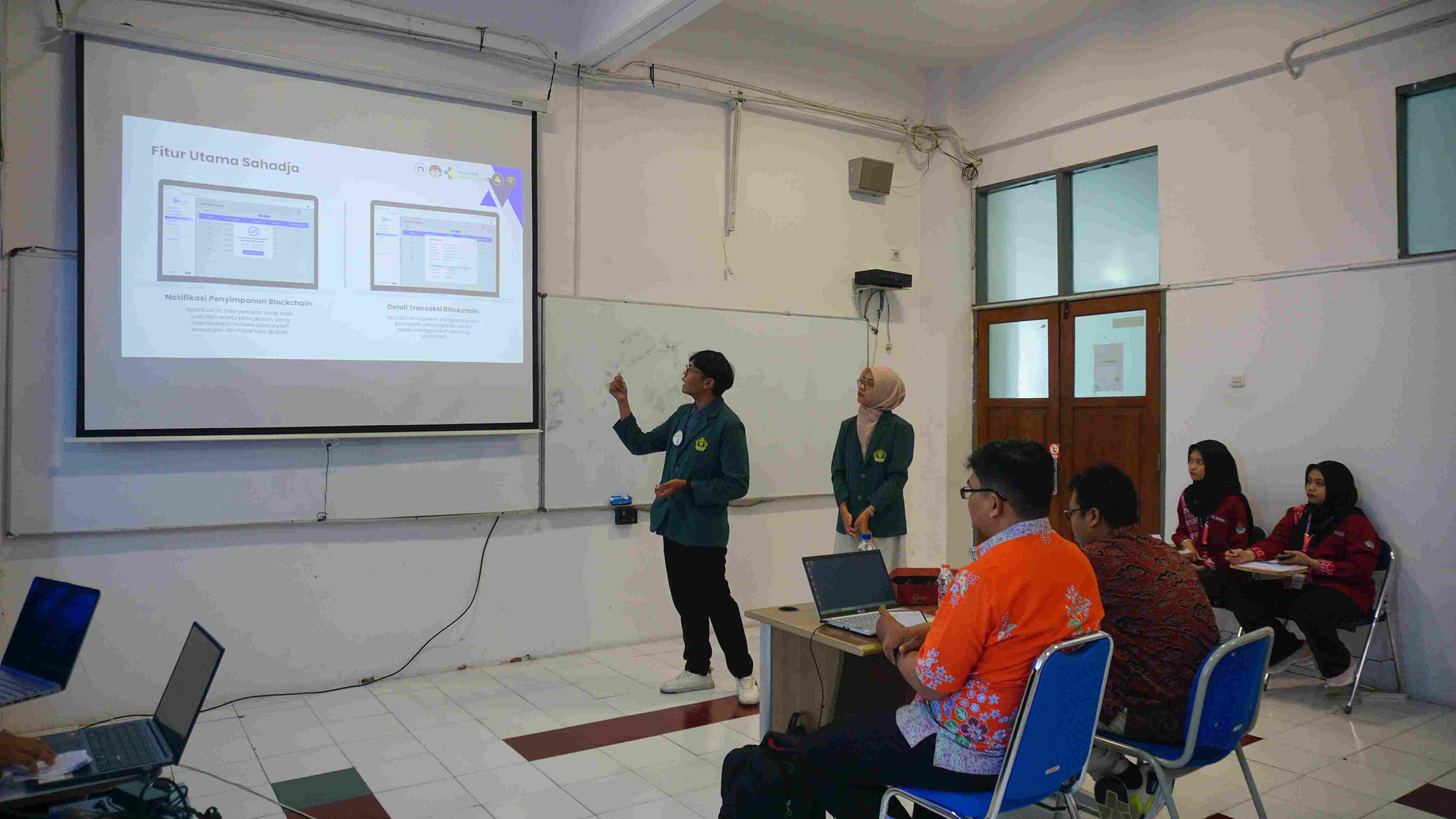 Berlangsungnya Lomba Koding, Statistik, Poster & Desain Interface 